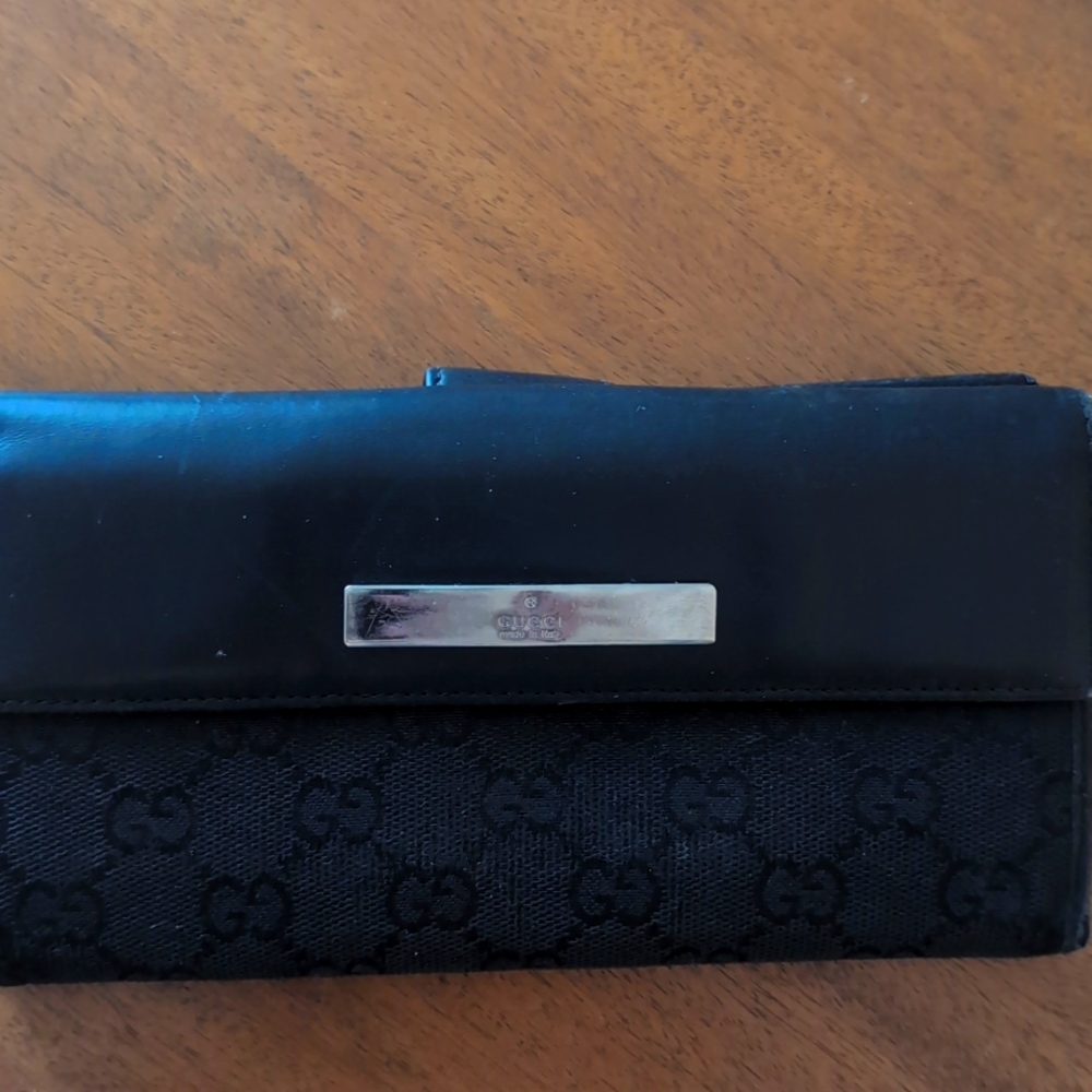 Gucci Long Leather and Canvas Wallet. EUC.